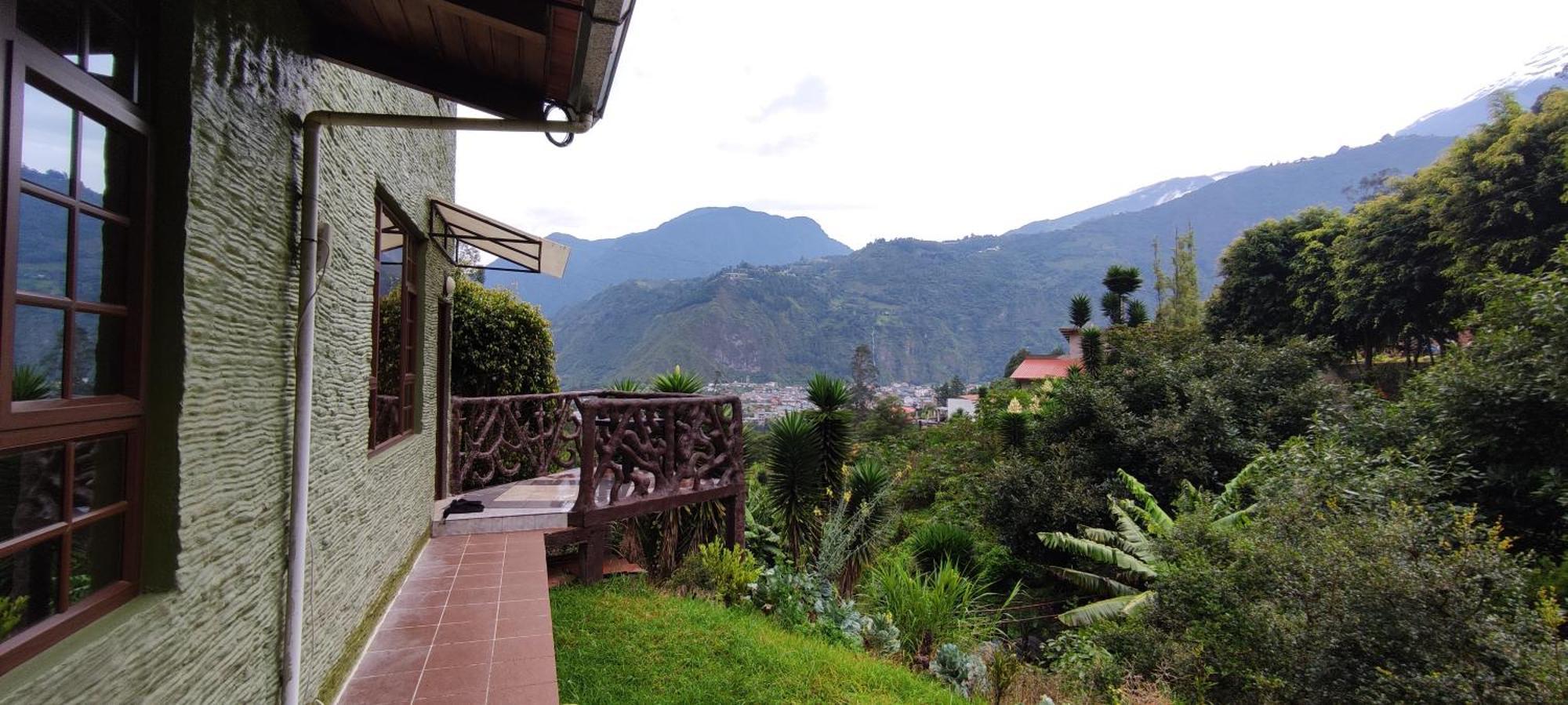"Casa Verde" En Banos De Agua Santa Con Vista Al Volcan Tungurahua Экстерьер фото