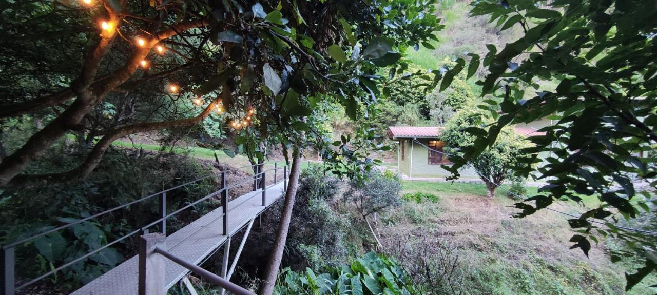 "Casa Verde" En Banos De Agua Santa Con Vista Al Volcan Tungurahua Экстерьер фото